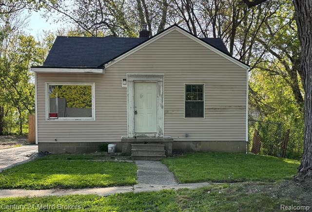 front view picture of 2001 N Lynch Street, Flint, MI. 48506