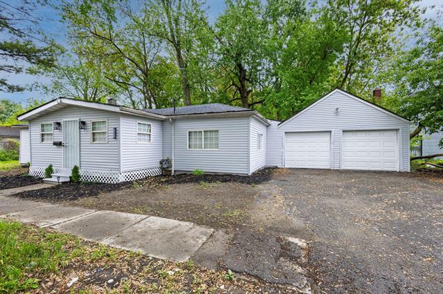 front view picture of 15641 Pickford Street, Detroit, MI. 48235