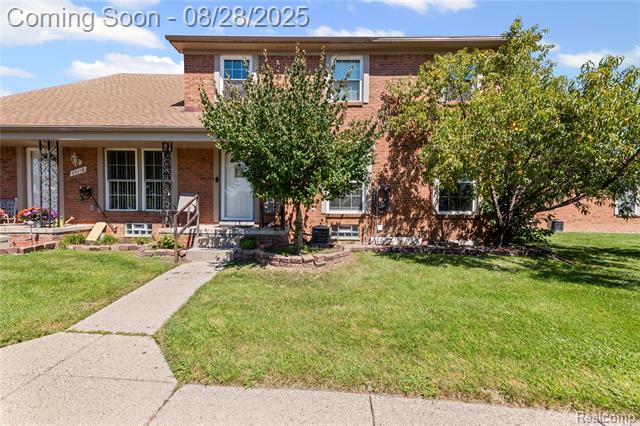 front view picture of 35216 Taffy Drive, Sterling Heights, MI. 48312