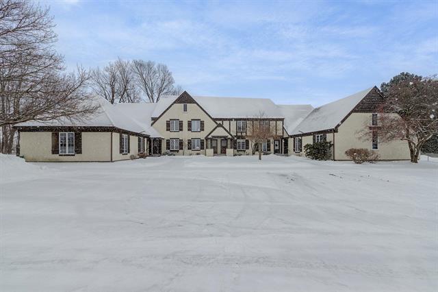front view picture of 1700 Tartan Trail, Alma, MI. 48801