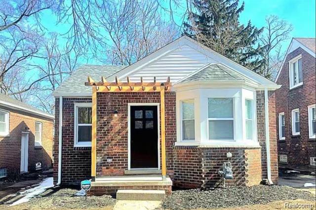 front view picture of 16226 Santa Rosa Drive, Detroit, MI. 48221