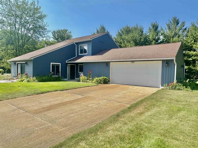 front view picture of 200 North Shore Drive East, Cadillac, MI. 49601