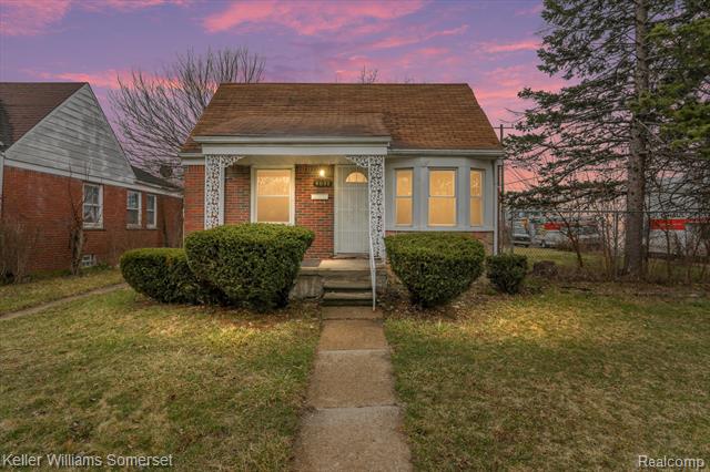 front view picture of 8681 Artesian Street, Detroit, MI. 48228