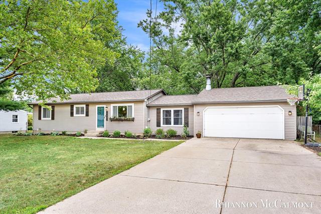 front view picture of 3090 Amon Avenue Ne, Grand Rapids, MI. 49525