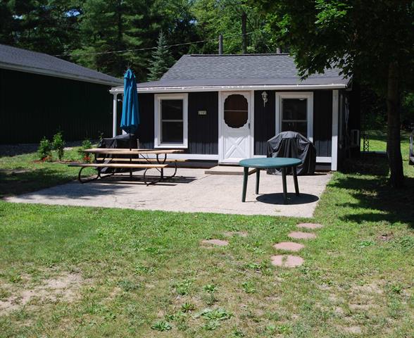 front view picture of 2195 Henry Street, West Branch, MI. 48661