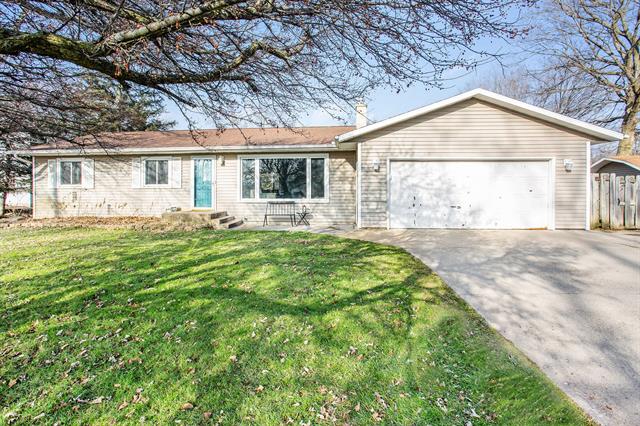 front view picture of 2965 3 Mile Road Ne, Grand Rapids, MI. 49525