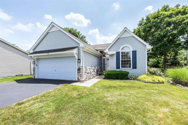 front view picture of 925 Rikki Ann Ct, Wixom, MI. 48393