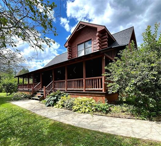 front view picture of 8073 Nichols, Flushing, MI. 48433