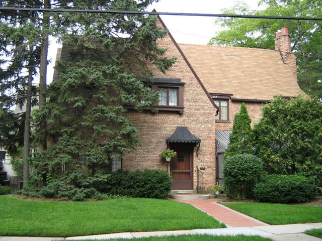 front view picture of 245 Briarwood Avenue Se, Grand Rapids, MI. 49506