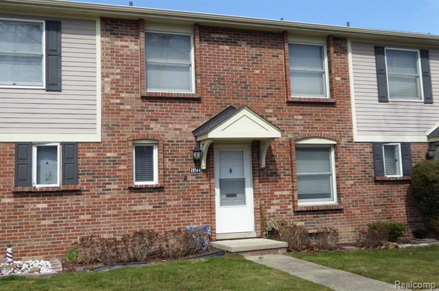 front view picture of 20144 S Great Oak Circle, Clinton Township, MI. 48036