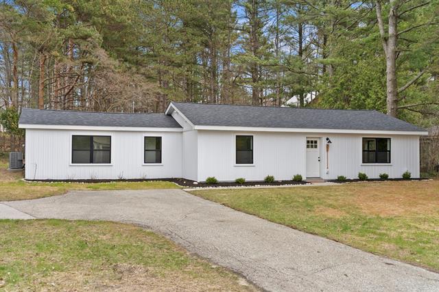 front view picture of 305 S Fifth Street, Leland, MI. 49654