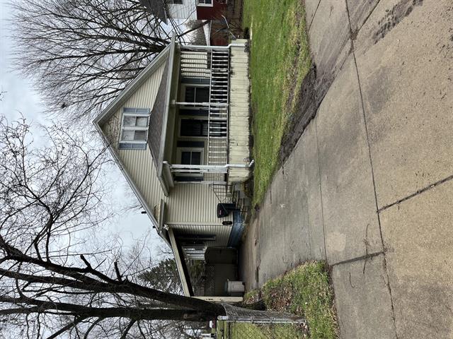front view picture of 84 Somerset Avenue, Battle Creek, MI. 49037