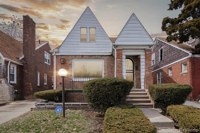 front view picture of 16805 Woodingham Drive, Detroit, MI. 48221