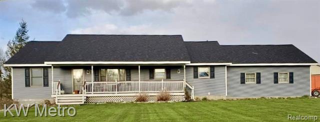 front view picture of 2368 N Blacks Corners Road, Imlay City, MI. 48444