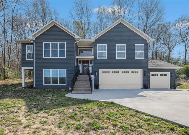 front view picture of 66 Summerset Drive, Kalamazoo, MI. 49009