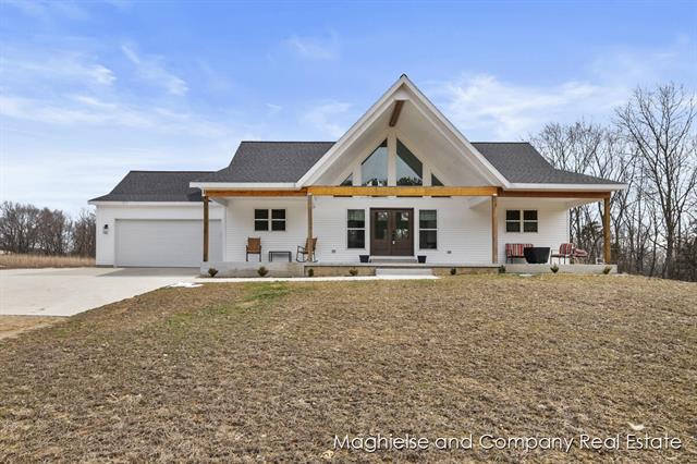 front view picture of 1792 N Payne Lake Road, Middleville, MI. 49333