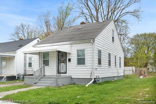 front view picture of 19169 Algonac Street, Detroit, MI. 48234