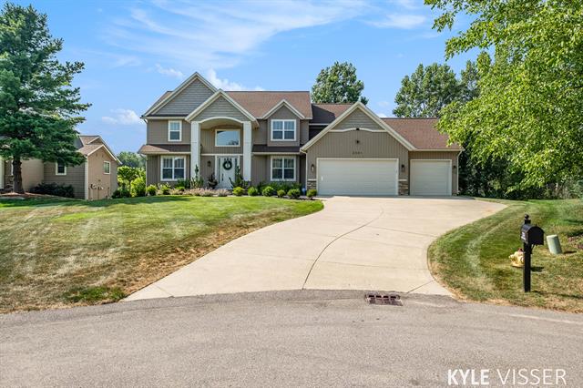 front view picture of 2341 Cascade Pointe Court Se, Grand Rapids, MI. 49546