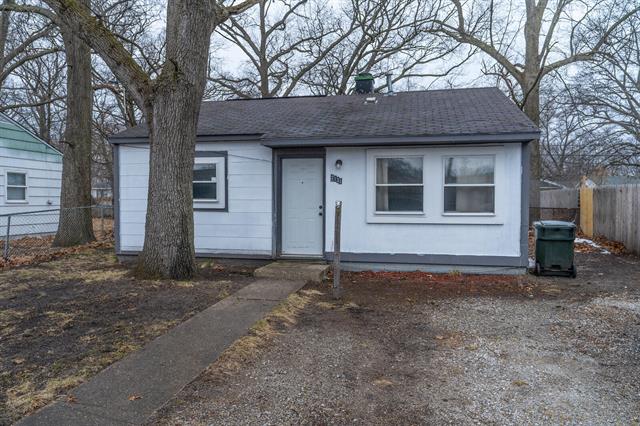 front view picture of 2131 Valley Street, Muskegon, MI. 49444