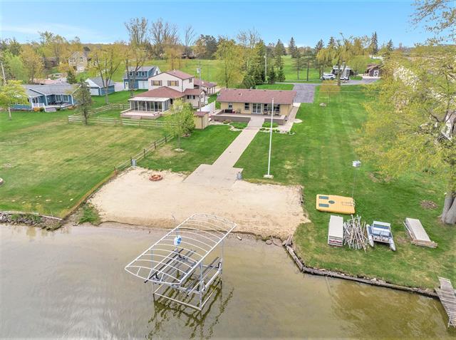 front view picture of 592 Rolling Meadows Drive, Hudson, MI. 49247