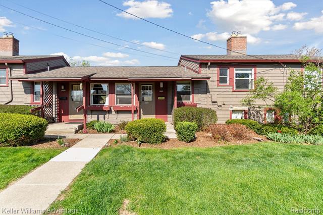front view picture of 2418 Pittsfield Boulevard, Ann Arbor, MI. 48104