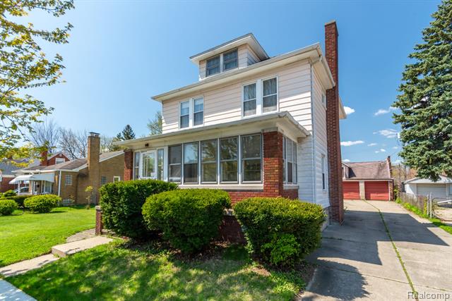 front view picture of 7443 Grandmont Avenue, Detroit, MI. 48228