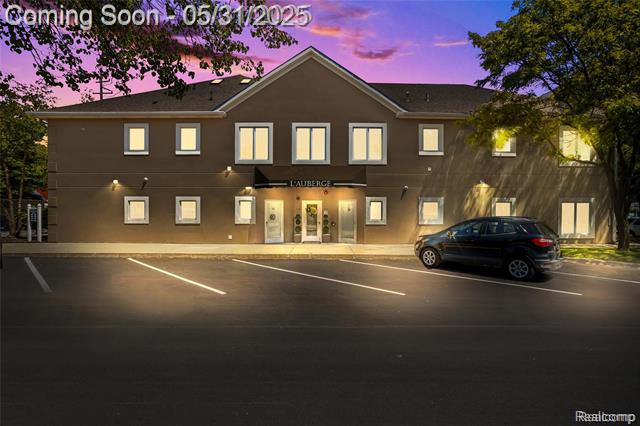 front view picture of 106 Saint Joseph Street, Trenton, MI. 48183