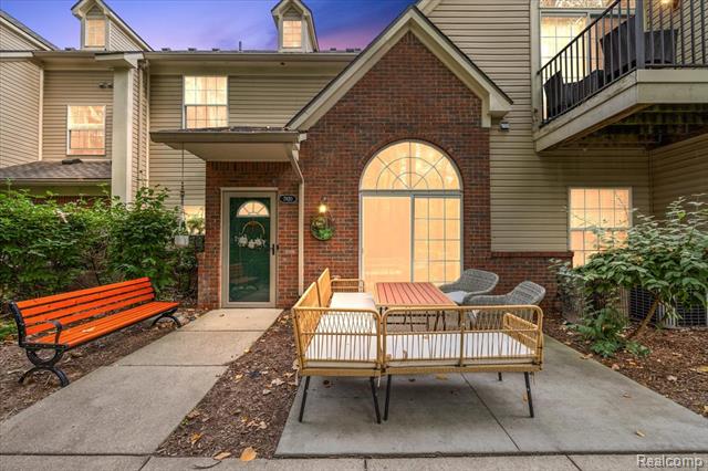 front view picture of 7820 Marie Drive, Shelby Township, MI. 48316