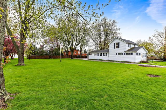 front view picture of 5 Pine Street, Three Oaks, MI. 49128
