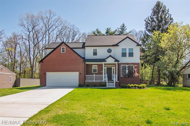 front view picture of 24050 E Sunnypoint Drive W, Southfield, MI. 48033