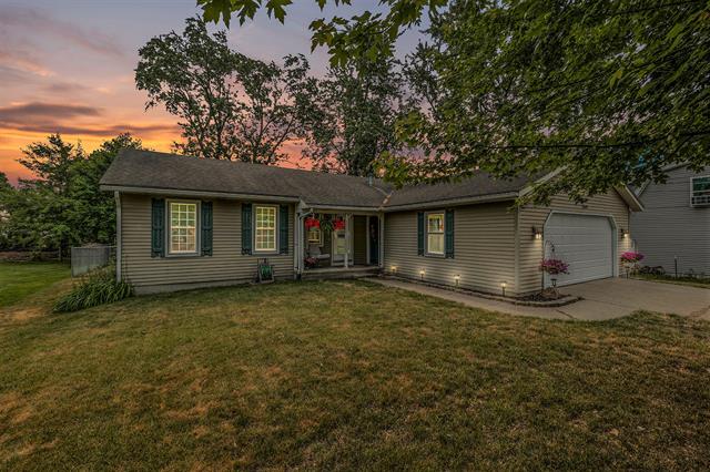 front view picture of 5640 Lawndale Avenue, Hudsonville, MI. 49426