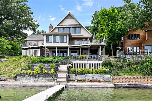 front view picture of 68121 Edgewater Beach Road, White Pigeon, MI. 49099
