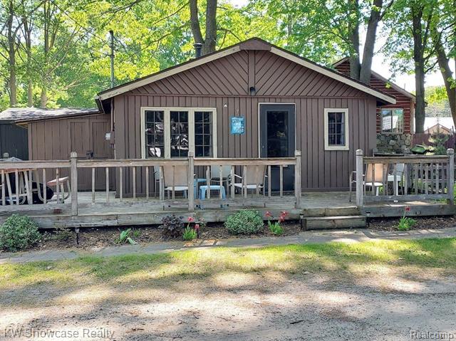 front view picture of 3974 W Houghton Lake Drive, Houghton Lake, MI. 48629