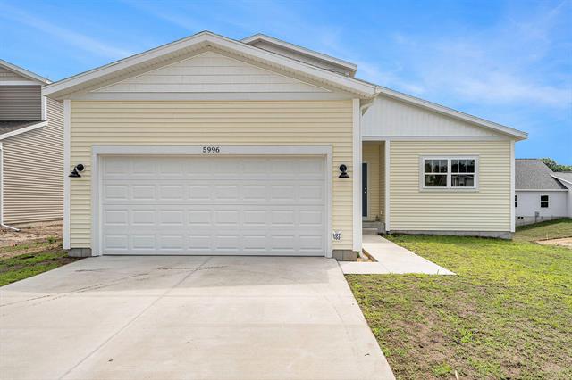 front view picture of 5996 N Bear Den Trail, Muskegon, MI. 49444
