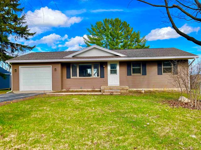 front view picture of 3711 Meadowview Lane, Traverse City, MI. 49684