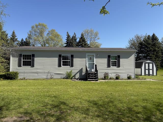 front view picture of 360 E Tuttle Road, Ionia, MI. 48846