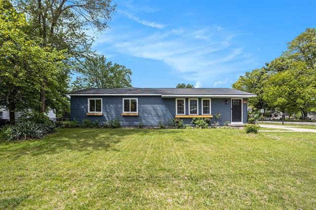 front view picture of 1988 Kregel Avenue, Muskegon, MI. 49442