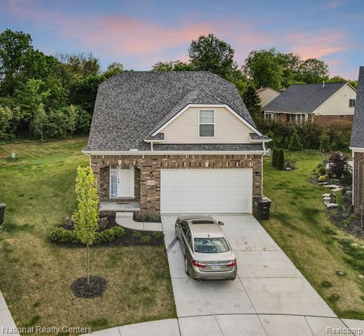 front view picture of 11801 Hines Place Drive, Livonia, MI. 48150