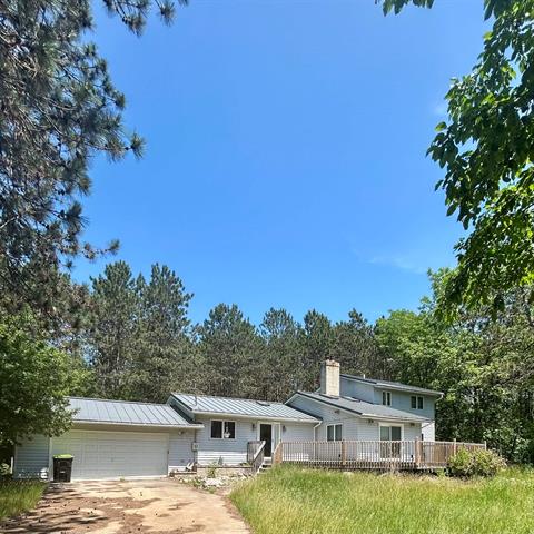 front view picture of 218 W Stover Road, Standish, MI. 48658
