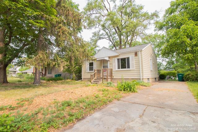 front view picture of 1099 Hawthorne Avenue, Ypsilanti, MI. 48198