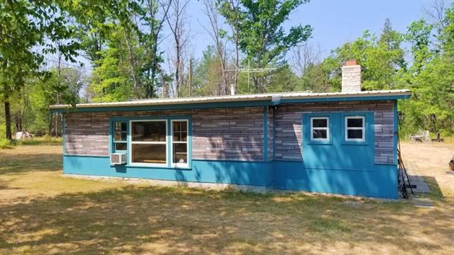 front view picture of 9103 S Oakland Drive, Baldwin, MI. 49304