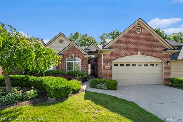 front view picture of 1692 Pine Forest Dr, Walled Lake, MI. 48390