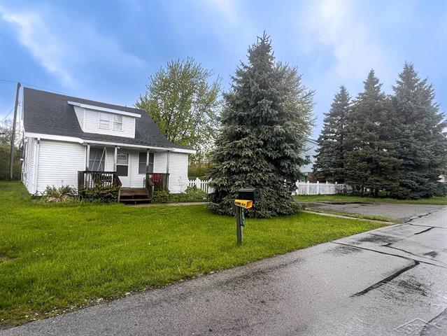 front view picture of 4895 Sycamore, Newport, MI. 48166