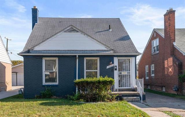 front view picture of 19306 Winthrop Street, Detroit, MI. 48235