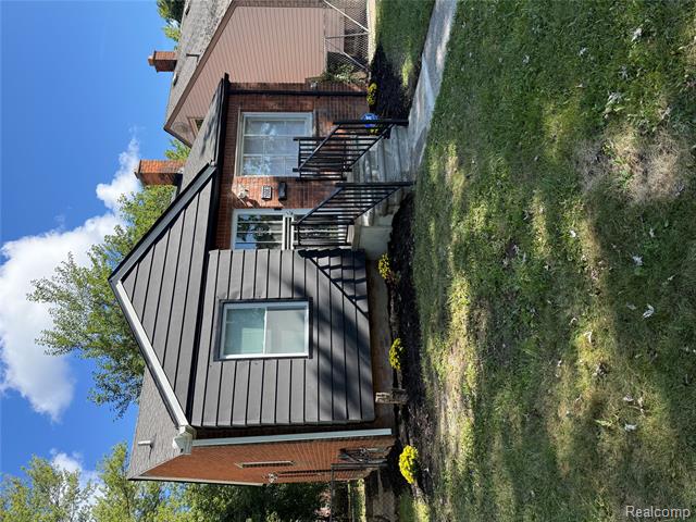front view picture of 16083 Manning Street, Detroit, MI. 48205