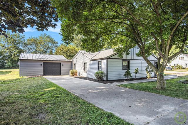 front view picture of 3632 Knapp Street Ne, Grand Rapids, MI. 49525