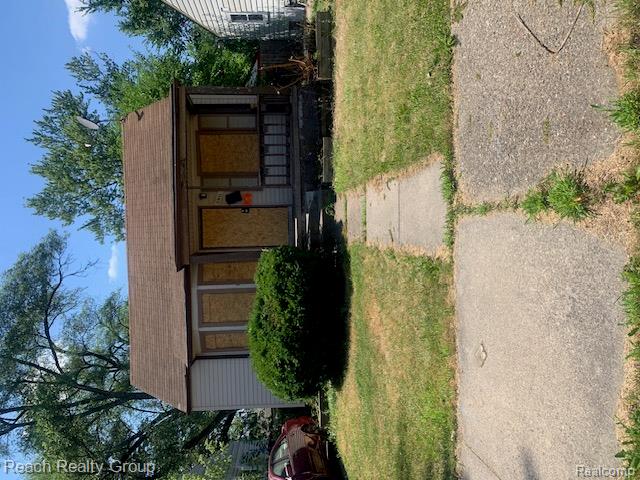 front view picture of 8411 Westwood Street, Detroit, MI. 48228