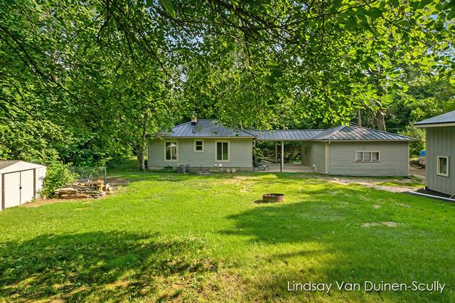 front view picture of 938 Columbus Street Ne, Grand Rapids, MI. 49525