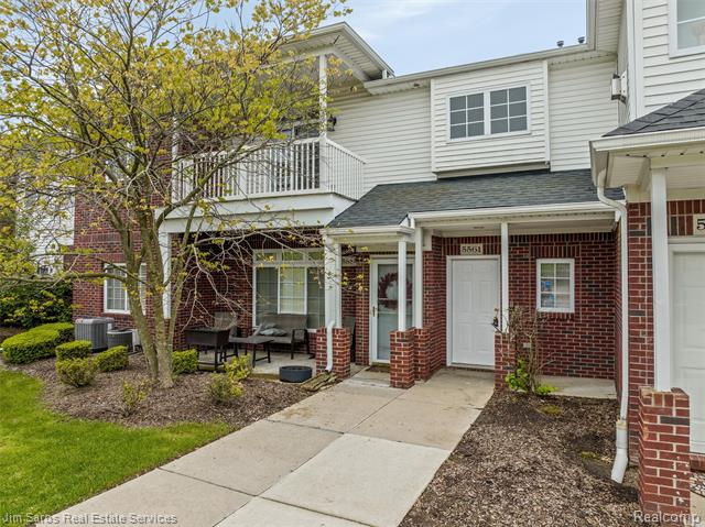 front view picture of 5561 Acorn Lane, Sterling Heights, MI. 48314