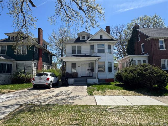 front view picture of 879 Webb Street, Detroit, MI. 48202